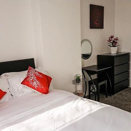 Carnock Road Apartment - Silverburn Shopping Centre Glasgow Esterno foto