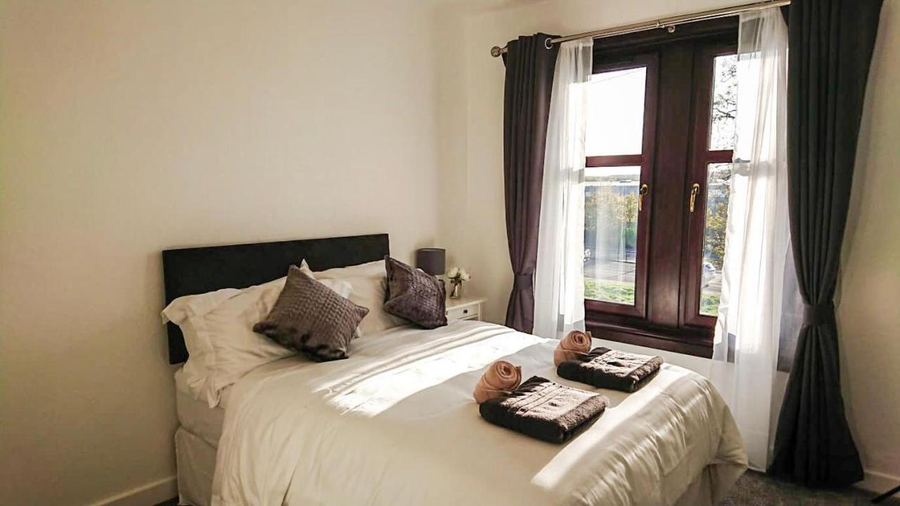 Carnock Road Apartment - Silverburn Shopping Centre Glasgow Esterno foto