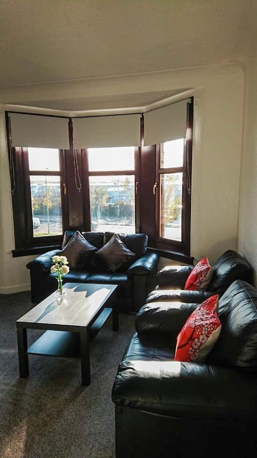 Carnock Road Apartment - Silverburn Shopping Centre Glasgow Esterno foto