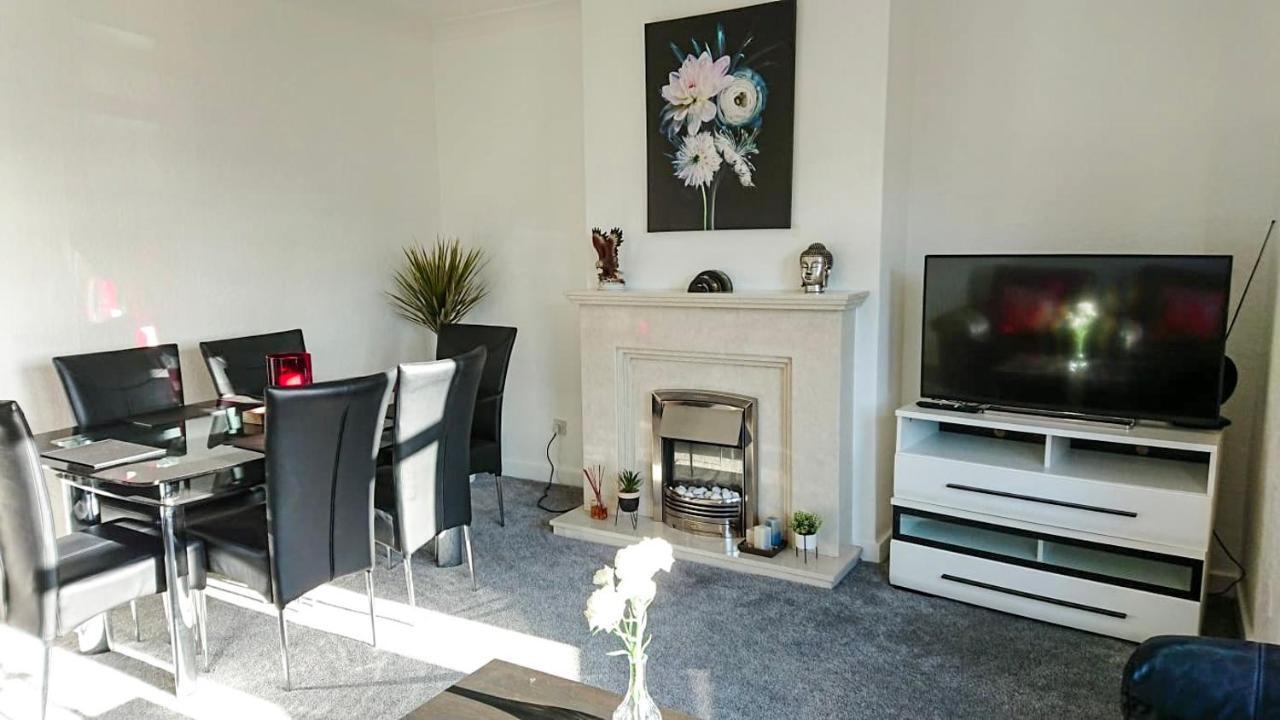 Carnock Road Apartment - Silverburn Shopping Centre Glasgow Esterno foto