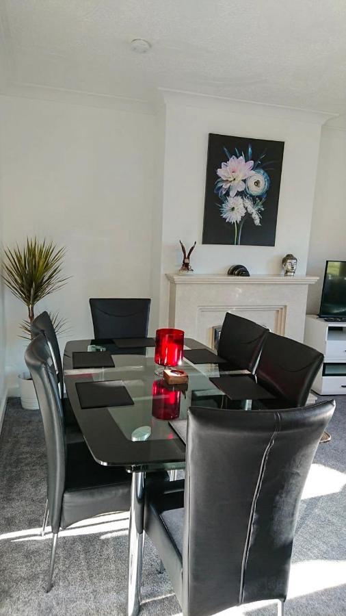 Carnock Road Apartment - Silverburn Shopping Centre Glasgow Esterno foto