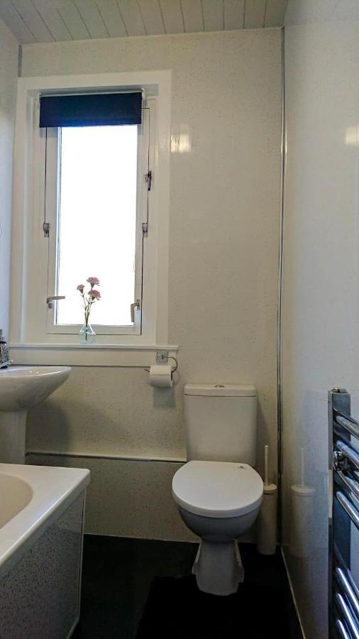 Carnock Road Apartment - Silverburn Shopping Centre Glasgow Esterno foto